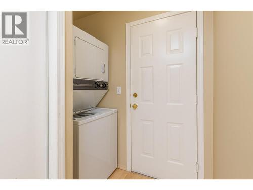 111 Harbourfront Drive Nw Unit# 14, Salmon Arm, BC - Indoor Photo Showing Laundry Room