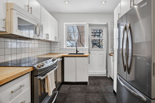 Cuisine - 2-7487 Av. Bloomfield, Montréal (Villeray/Saint-Michel/Parc-Extension), QC - Indoor Photo Showing Kitchen