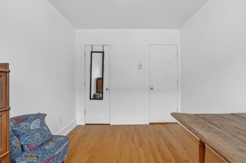 Chambre à coucher - 2-7487 Av. Bloomfield, Montréal (Villeray/Saint-Michel/Parc-Extension), QC - Indoor Photo Showing Other Room