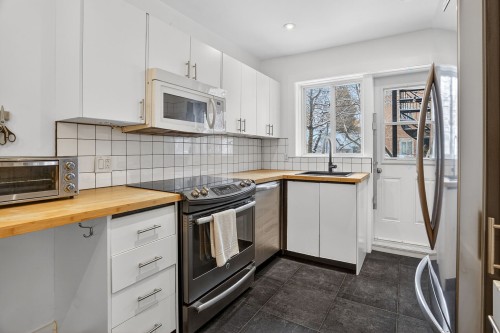 Cuisine - 2-7487 Av. Bloomfield, Montréal (Villeray/Saint-Michel/Parc-Extension), QC - Indoor Photo Showing Kitchen With Upgraded Kitchen