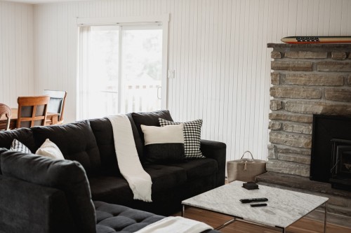 Living Room - 876 Rue Principale, Saint-Sauveur, QC - Indoor Photo Showing Living Room With Fireplace