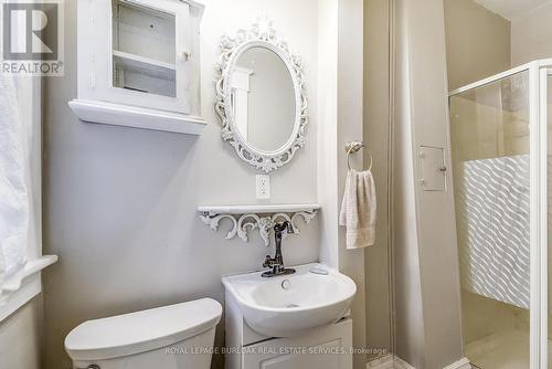 203 Broad Street W, Haldimand, ON - Indoor Photo Showing Bathroom