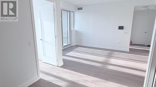 617 - 412 Silver Maple Road, Oakville, ON - Indoor Photo Showing Other Room