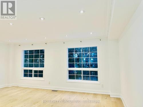 76 Mosaics Avenue, Aurora, ON - Indoor Photo Showing Other Room