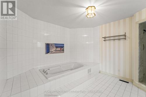 4873 Forest Hill Drive, Mississauga, ON - Indoor Photo Showing Bathroom