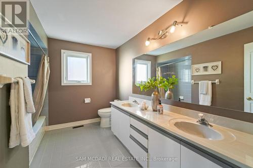 4873 Forest Hill Drive, Mississauga, ON - Indoor Photo Showing Bathroom