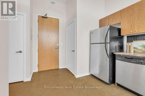 524 - 410 King Street W, Kitchener, ON - Indoor Photo Showing Kitchen