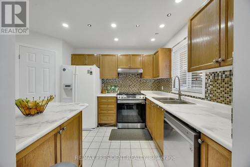 18 - 10 Chalkstone Drive, London South, ON - Indoor Photo Showing Kitchen With Double Sink
