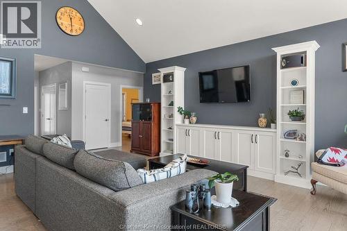 5482 Talbot Trail, Merlin, ON - Indoor Photo Showing Living Room