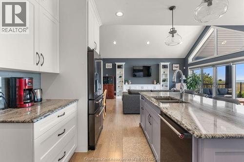 5482 Talbot Trail, Merlin, ON - Indoor Photo Showing Kitchen With Double Sink With Upgraded Kitchen