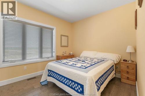 5482 Talbot Trail, Merlin, ON - Indoor Photo Showing Bedroom