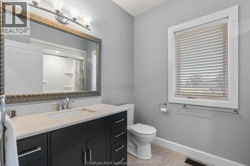 5482 Talbot Trail, Merlin, ON - Indoor Photo Showing Bathroom