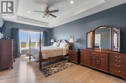 5482 Talbot Trail, Merlin, ON - Indoor Photo Showing Bedroom