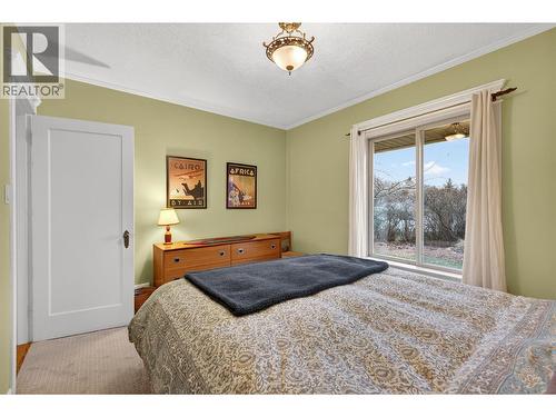 1774 Highland Drive N, Kelowna, BC - Indoor Photo Showing Bedroom