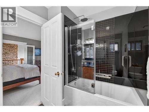 1774 Highland Drive N, Kelowna, BC - Indoor