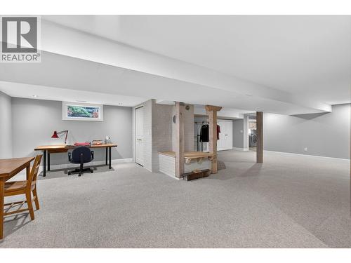 1774 Highland Drive N, Kelowna, BC - Indoor