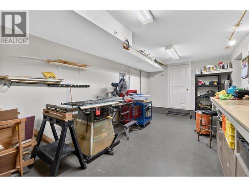 1774 Highland Drive N, Kelowna, BC - Indoor