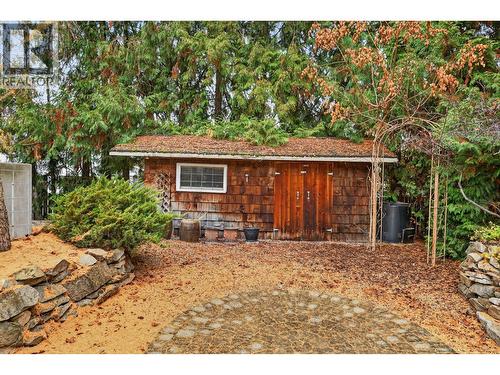 1774 Highland Drive N, Kelowna, BC - Outdoor