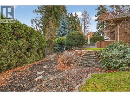 1774 Highland Drive N, Kelowna, BC - Outdoor