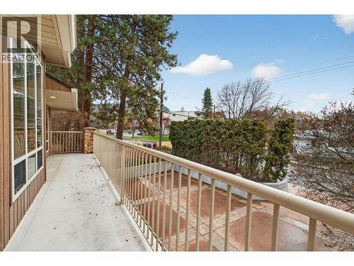1774 Highland Drive N, Kelowna, BC - Outdoor With Exterior