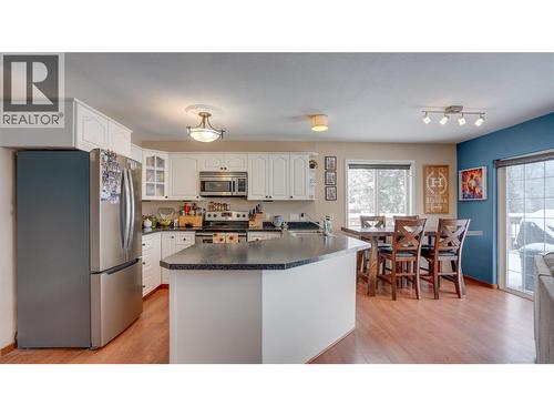 2086 Yankee Flats Road, Salmon Arm, BC - Indoor Photo Showing Other Room