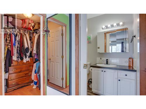 2086 Yankee Flats Road, Salmon Arm, BC - Indoor