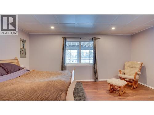 2086 Yankee Flats Road, Salmon Arm, BC - Indoor Photo Showing Bedroom