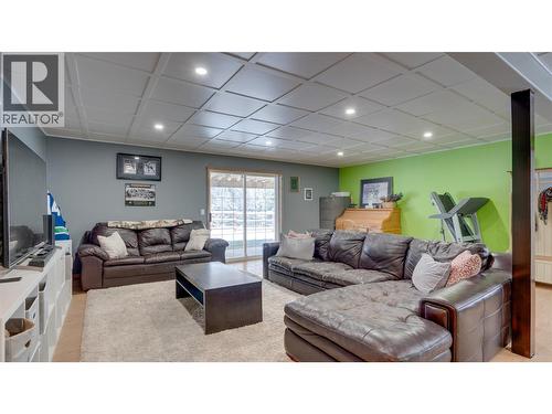 2086 Yankee Flats Road, Salmon Arm, BC - Indoor