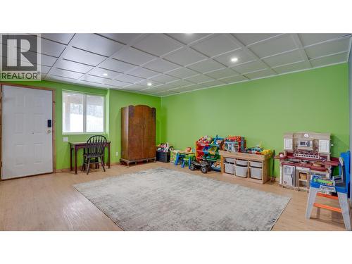 2086 Yankee Flats Road, Salmon Arm, BC - Indoor Photo Showing Other Room