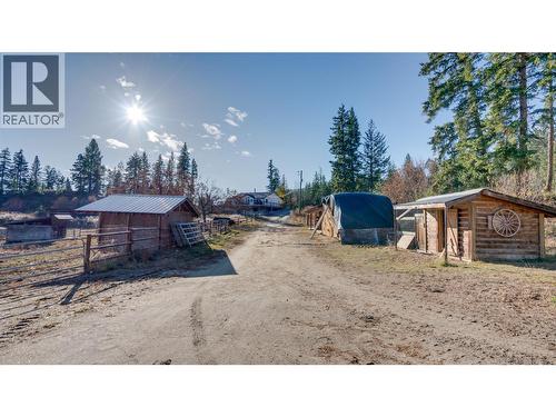 2086 Yankee Flats Road, Salmon Arm, BC - Outdoor