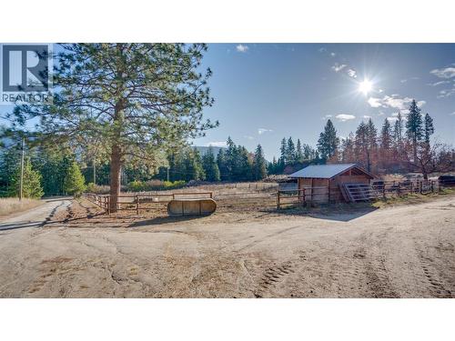2086 Yankee Flats Road, Salmon Arm, BC - Outdoor