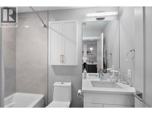 875 University Drive Unit# 105, Kamloops, BC - Indoor Photo Showing Bathroom