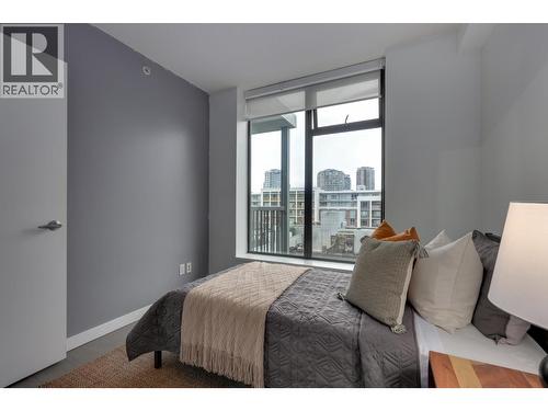 1102 66 W Cordova Street, Vancouver, BC - Indoor Photo Showing Bedroom