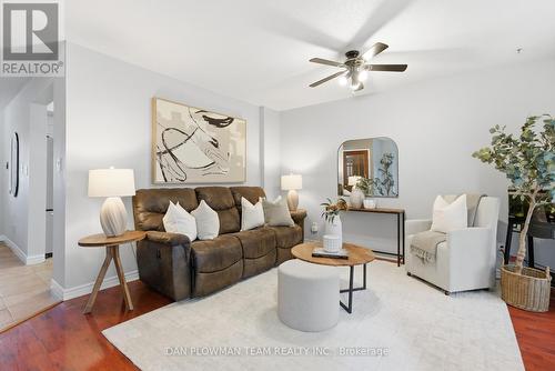 312 Sheffield Court, Oshawa, ON - Indoor Photo Showing Living Room