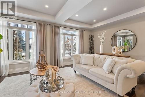 3 Serene Court, Whitby, ON - Indoor Photo Showing Living Room