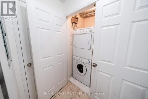 5 - 3015 Destination Drive, Mississauga, ON - Indoor Photo Showing Laundry Room