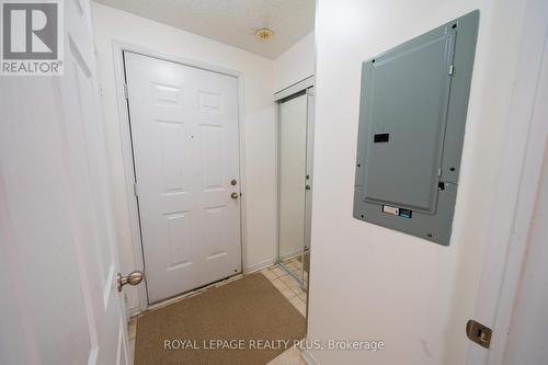 5 - 3015 Destination Drive, Mississauga, ON - Indoor Photo Showing Other Room
