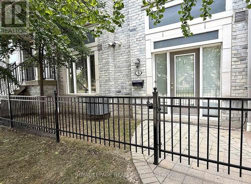 5 - 3015 Destination Drive, Mississauga, ON - Outdoor