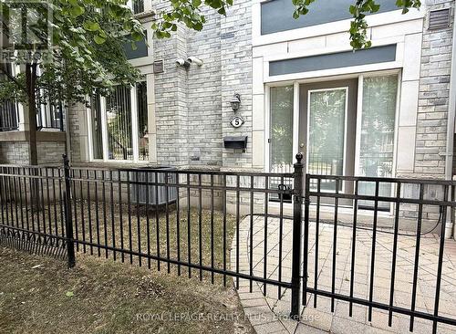 5 - 3015 Destination Drive, Mississauga, ON - Outdoor