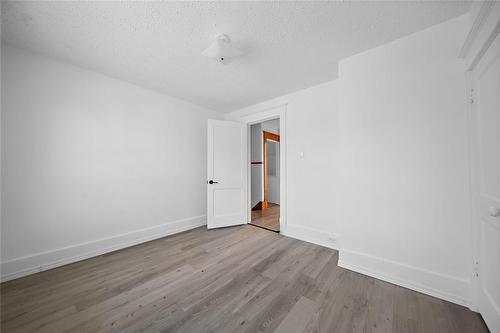 660 Machray Avenue, Winnipeg, MB - Indoor Photo Showing Other Room