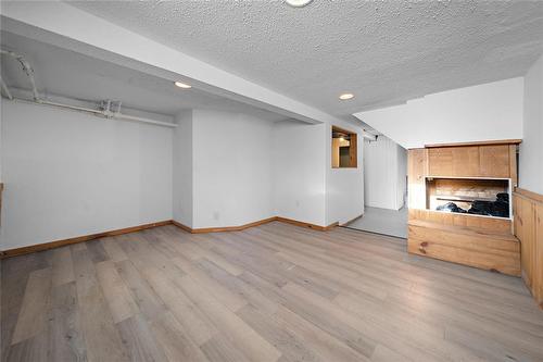 660 Machray Avenue, Winnipeg, MB - Indoor Photo Showing Other Room