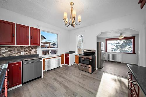 660 Machray Avenue, Winnipeg, MB - Indoor Photo Showing Kitchen