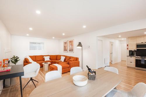 Salon - 876Z Rue Principale, Saint-Sauveur, QC - Indoor