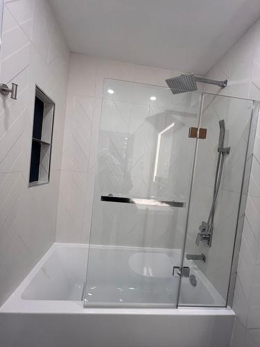 Salle de bains - 6439 Av. Des Érables, Montréal (Rosemont/La Petite-Patrie), QC - Indoor Photo Showing Bathroom