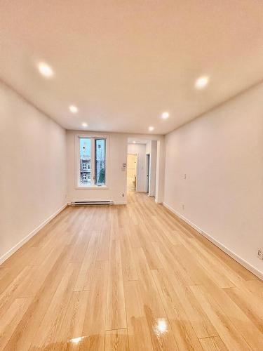 Salon - 6439 Av. Des Érables, Montréal (Rosemont/La Petite-Patrie), QC - Indoor Photo Showing Other Room