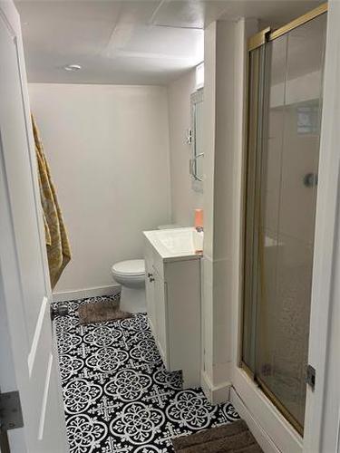 16 St Louis Rd, Winnipeg, MB 