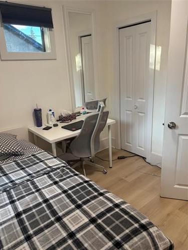 16 St Louis Rd, Winnipeg, MB 