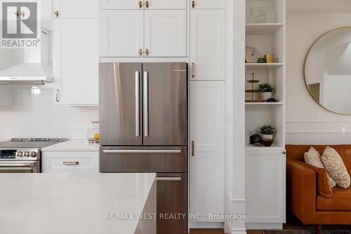 22 Cowan Avenue, Toronto, ON - Indoor Photo Showing Kitchen