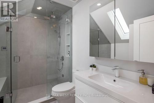 22 Cowan Avenue, Toronto, ON - Indoor Photo Showing Bathroom