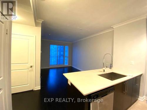 3203 - 4011 Brickstone Mews, Mississauga, ON - Indoor Photo Showing Kitchen